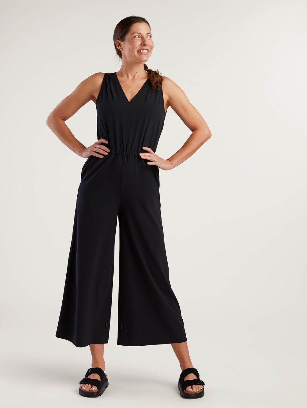 Title Nine Getaway Jumpsuit Wide Leg Black Pockets V-neck UPF Travel Size Medium